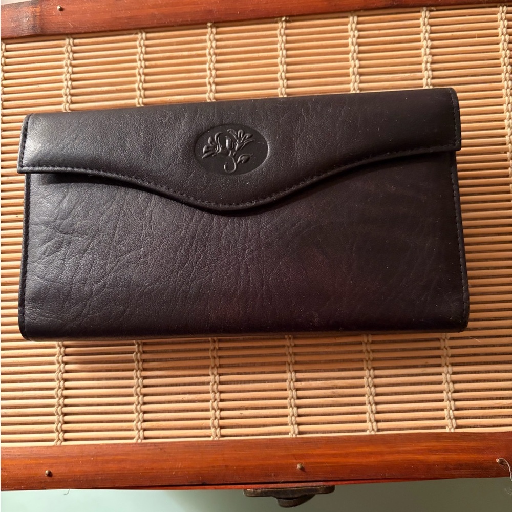 Buxton “Julian” Heiress Wallet New Never Used